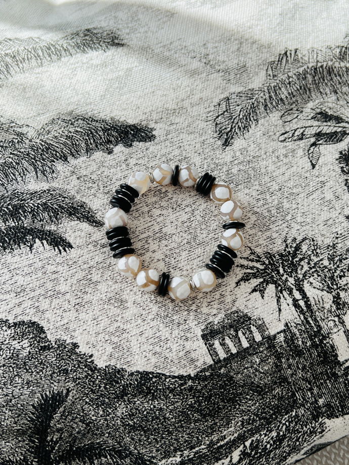 Браслет в этно стиле из кокосовых дисков и крупного агата дзи с рисунком