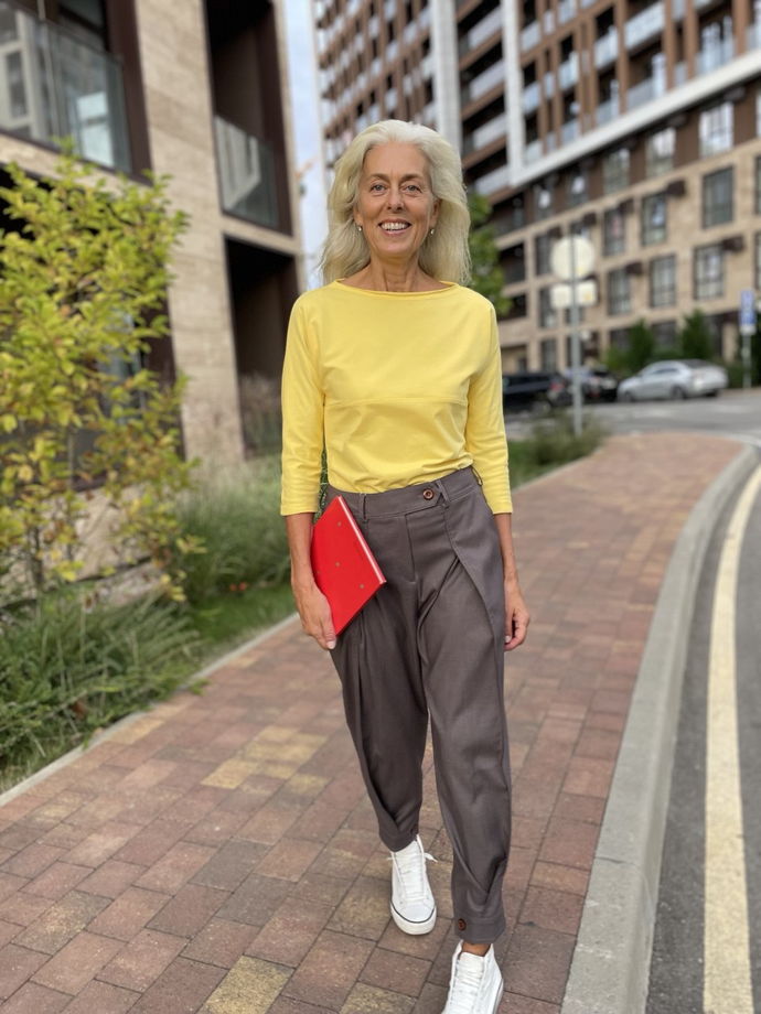 Женский лонгслив желтый укороченный облегающий хлопковый