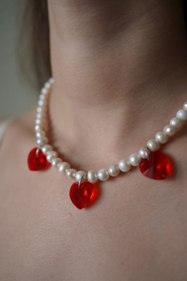 Ожерелье из натурального жемчуга с подвесками от Swarovski