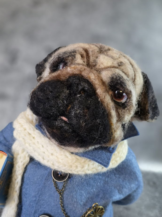 Войлочная интерьерная игрушка "Мопс Осип"