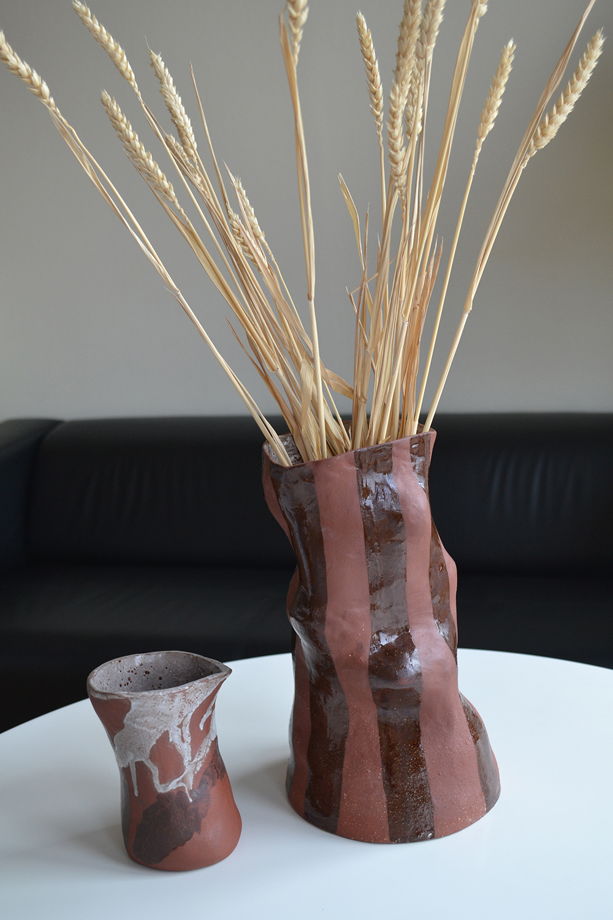 Керамическая ваза в полоску