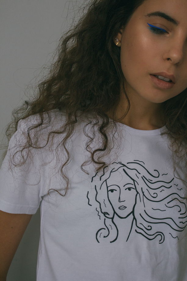 Белая женская хлопковая футболка «Венера»