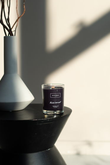Ароматическая свеча из растительно воска WHITECANDLE Black Currant ( Чёрная смородина ) 200 мл