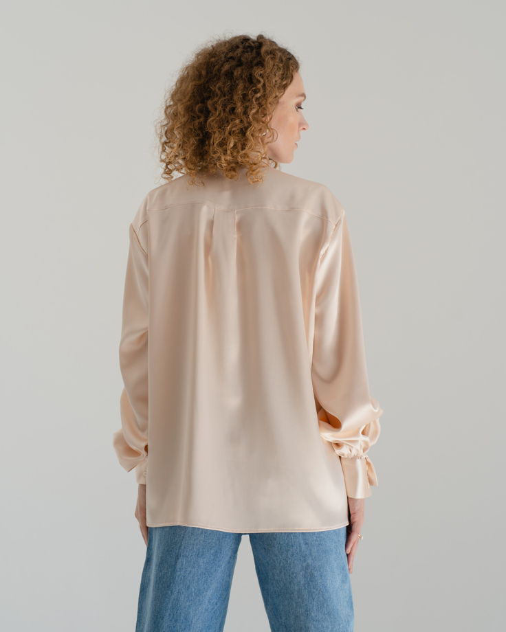 Атласная блуза бежевого цвета со спущенной линией плеча One Size