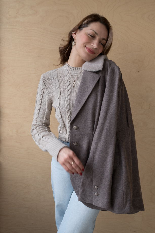 Фланелевое полупальто-жакет "БЕЙБИ" дымчатого цвета с вышивкой