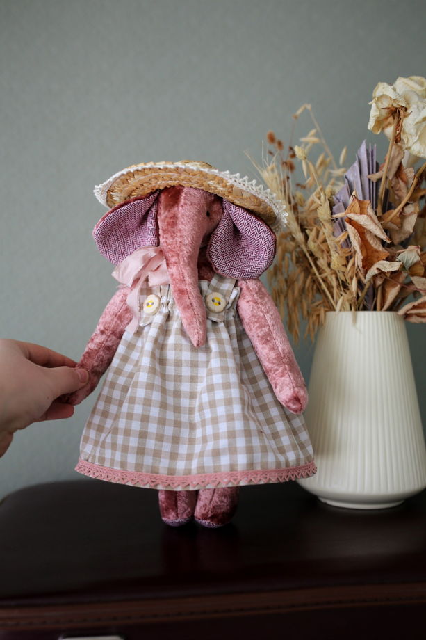 Мягкая игрушка: "Розовый слоник" из винтажного плюша