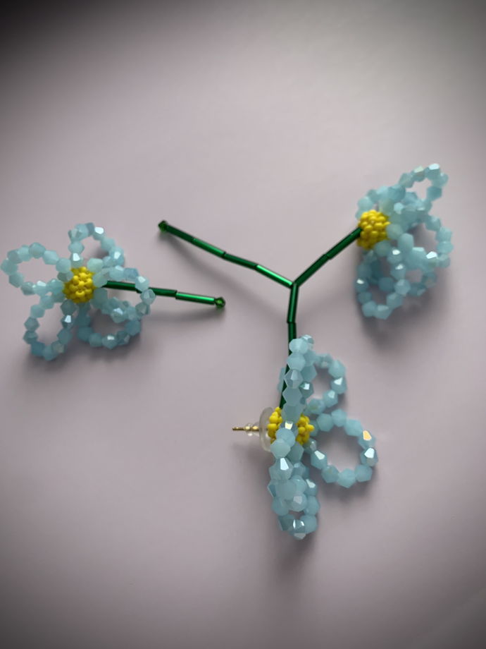 Серьги цветы из биконусов