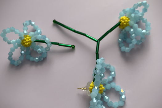 Серьги цветы из биконусов