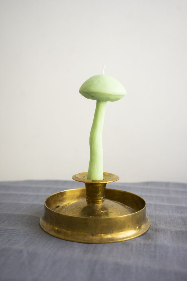 Столовая свеча ручной работы "Подосиновик" цвет салатовый