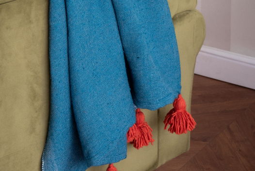Марокканский плед с помпонами Nomad Chic "Blupop"