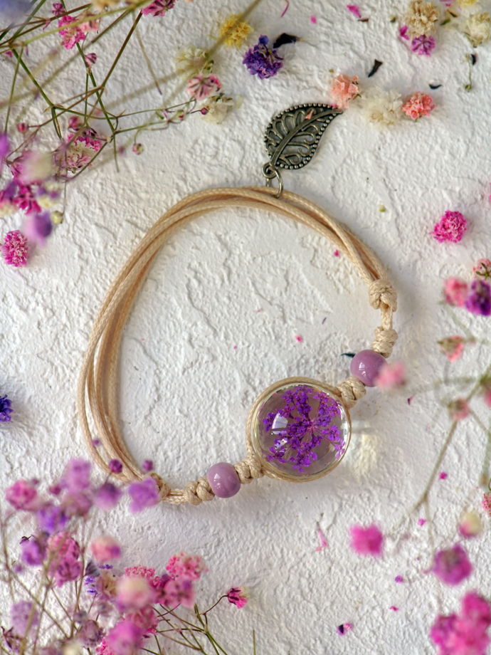 Воздушный стеклянный браслет с фиолетовыми цветами сныти.