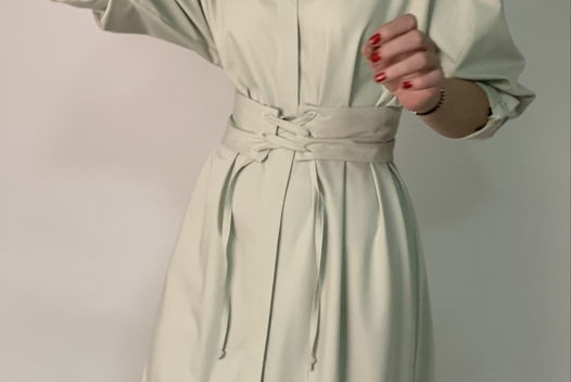 Платье с корсетным поясом из легкой костюмной Ткани