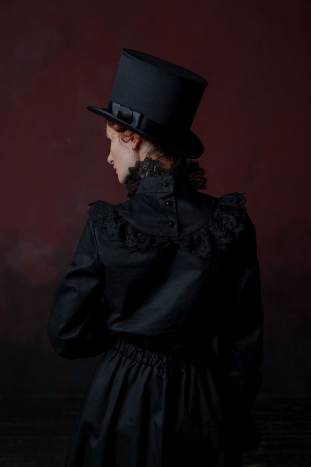 Блузка Brontë из поплина с кружевом чёрная