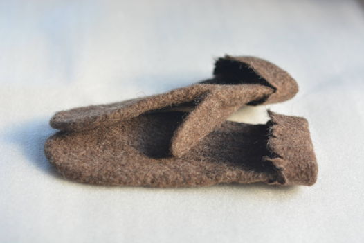 Варежки "В гости к мишке" из мериносовой шерсти, валяные варежки