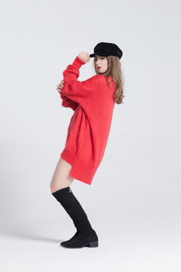 Красный удлиненный свитер оверсайз с косой
