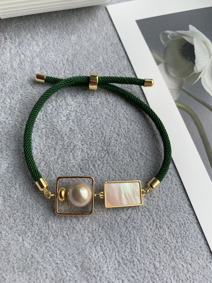 Браслет с жемчугом Майорка и натуральным перламутром «Зимний вечер»