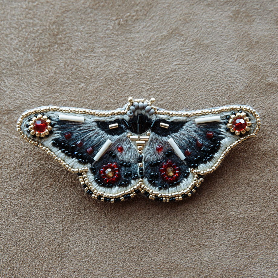 Брошь бабочка «Павлиноглазка» (под заказ)