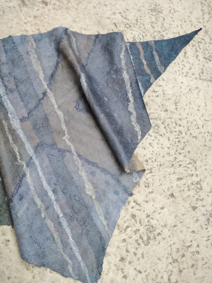 платок из шерсти и шелка " Кривая геометрия"