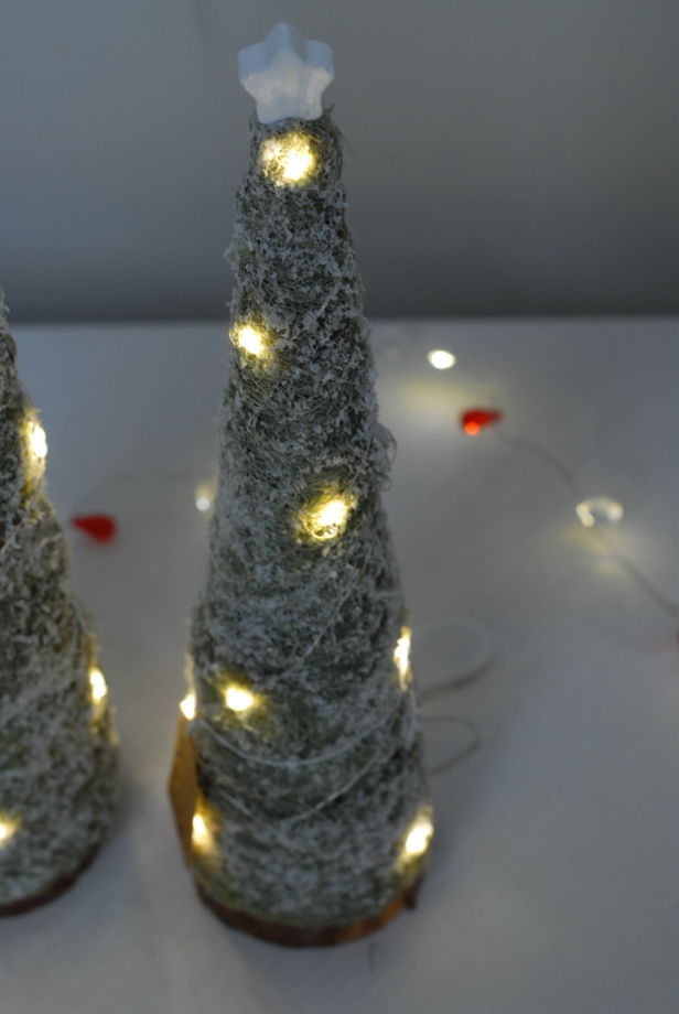 Новогодние елки из мха с подсветкой на подставке из спила HAND MADE