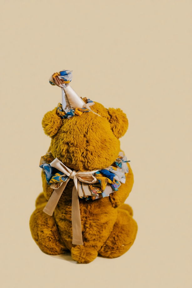 Декоративная игрушка  — "Цирковой медведь"