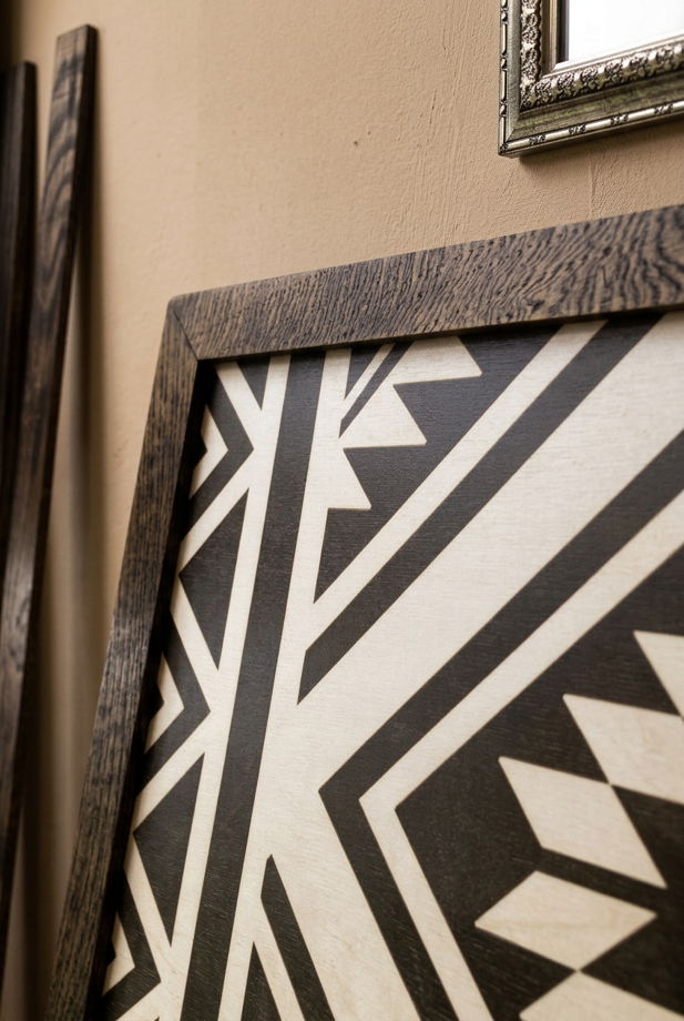 Настенное панно с орнаментом