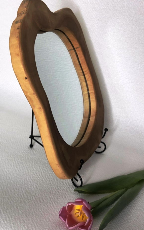 Настенное зеркало в деревянной раме из липы SergQ