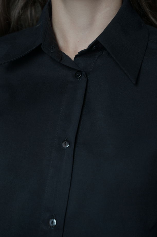 Черная рубашка с объемными рукавами