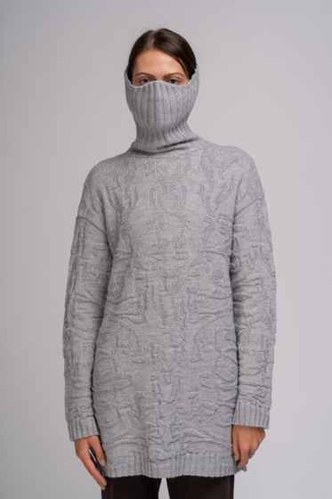 Вязанный свитер с воротником-маской