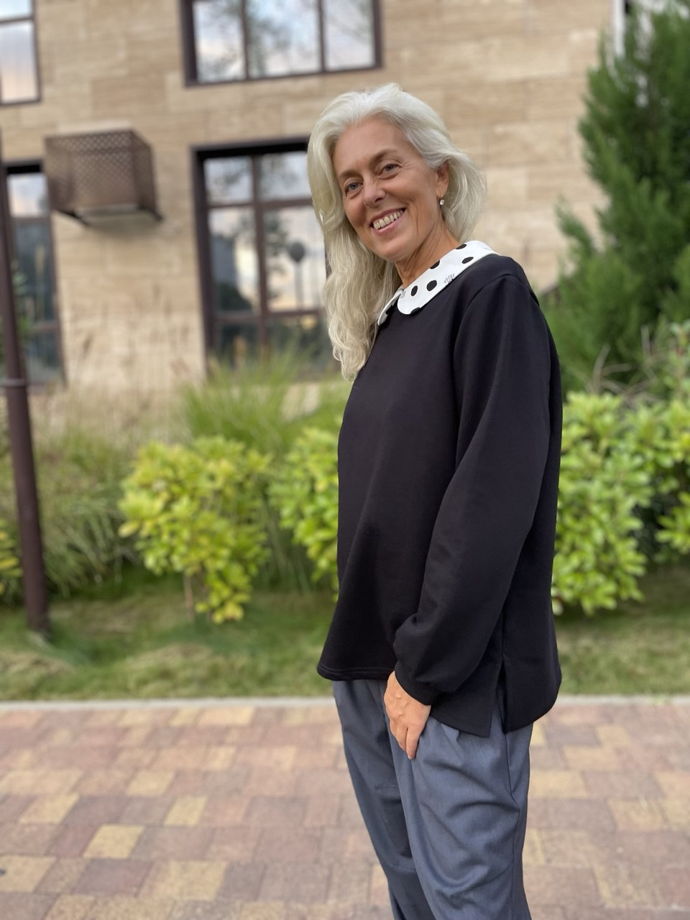 Женский свитшот черный. Толстовка женская. Съемный воротник.