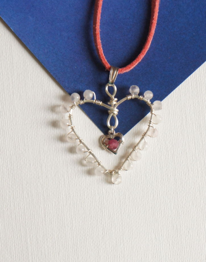 Кулон два сердца плетеный из проволоки wire wrapped розовый кварц рубин