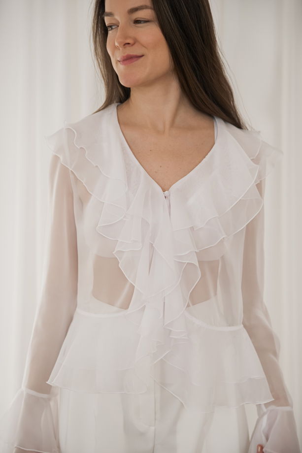 Блузка из шифона с воланами в белом цвете