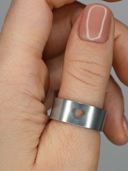 Кольцо из пищевого алюминия, ширина 9мм СЕРДЦЕ