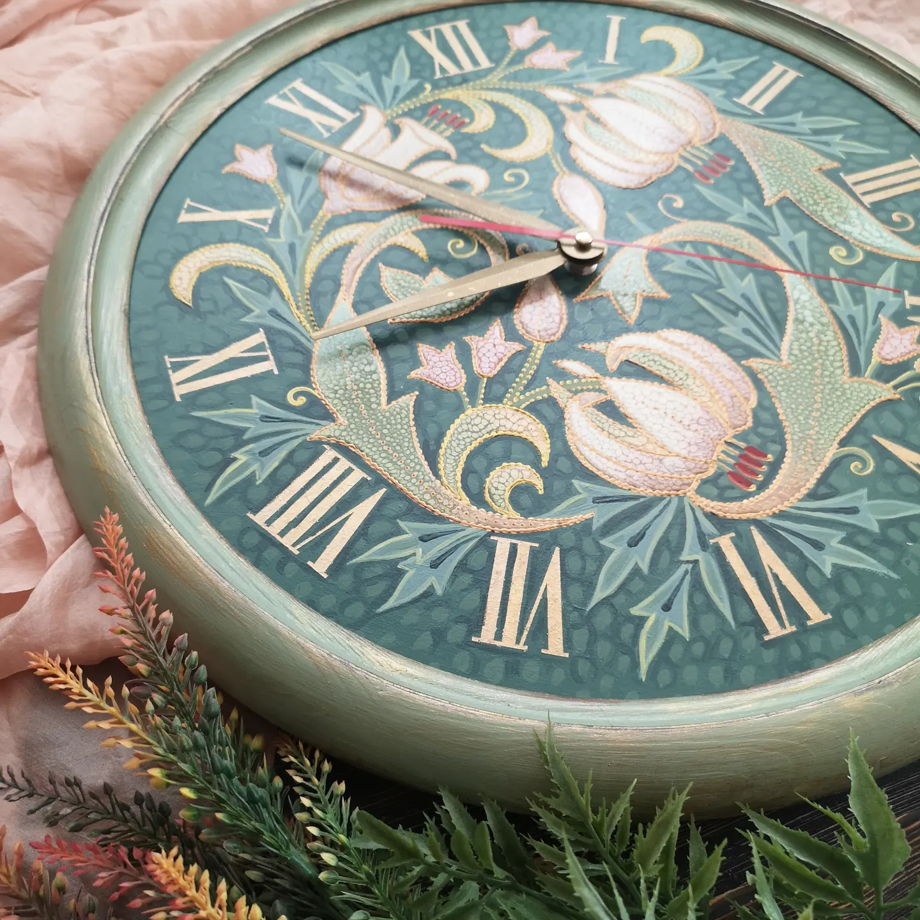 Часы настенные с росписью "Лилии" 45 см