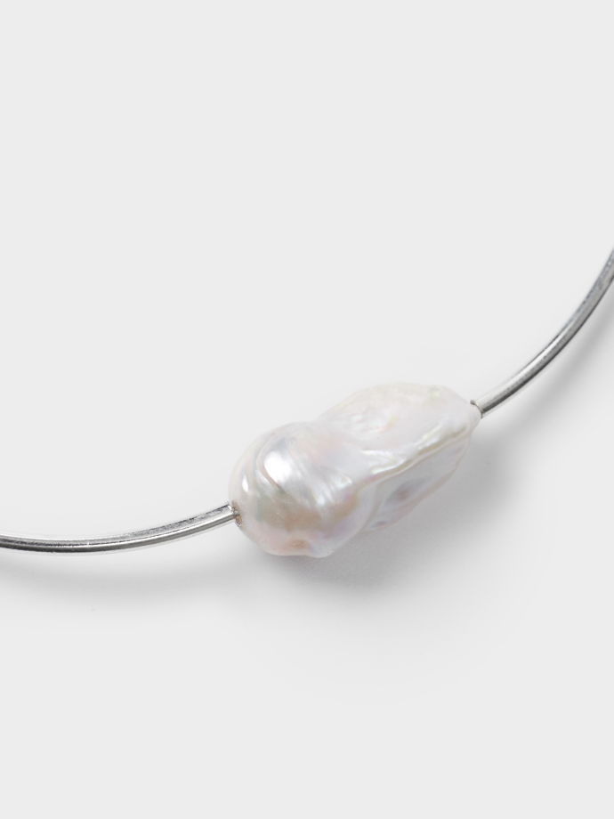 Чокер из серебряных трубочек с вставкой жемчужина