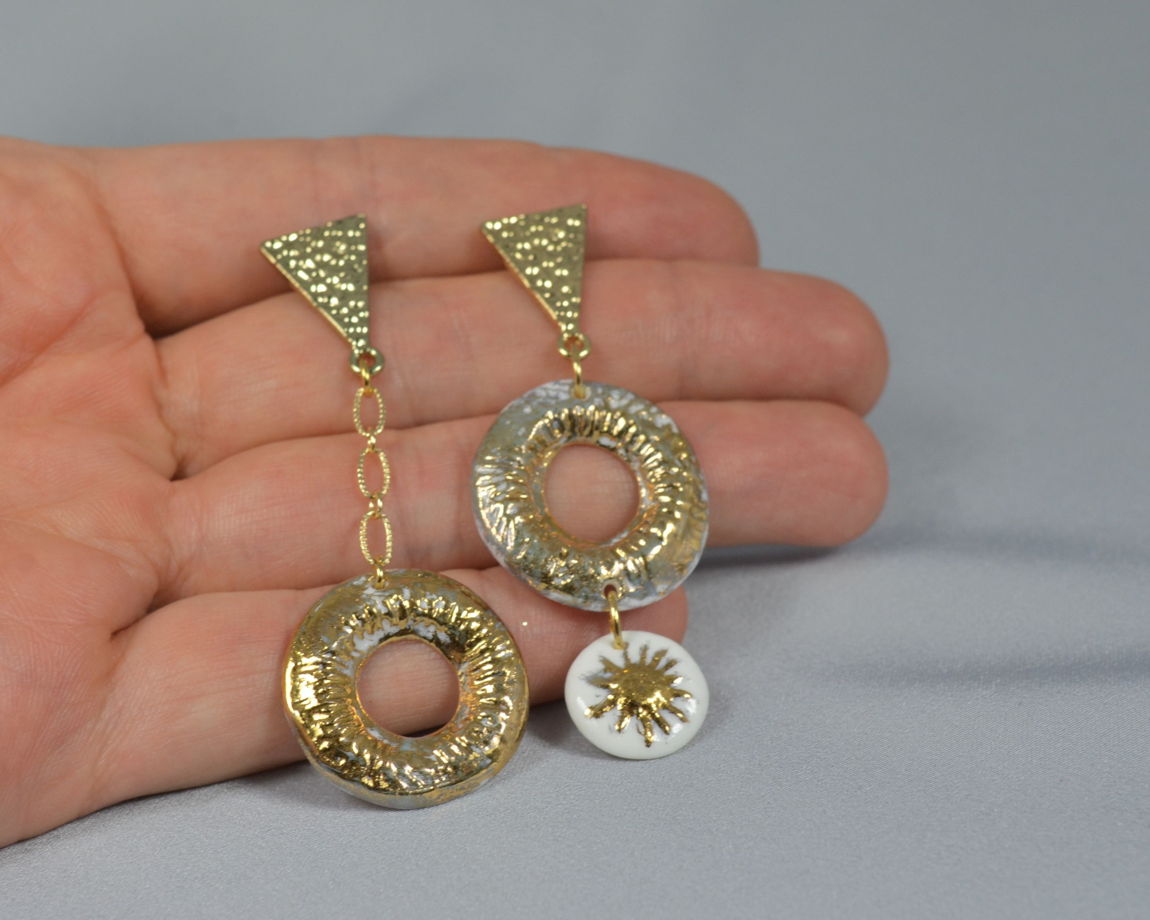 Серьги треугольники с подвеской Азия-Солнце