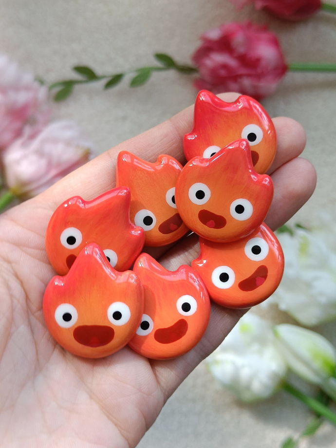 Значок ручной работы огонёк Кальцифер