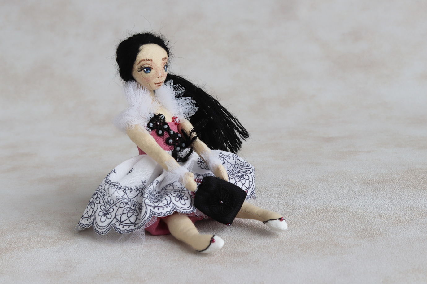 Кэтти. Авторская текстильная кукла, елочная игрушка