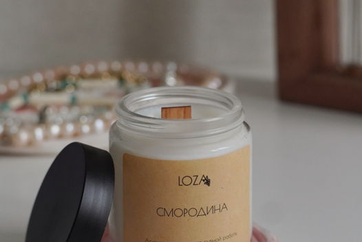 Свеча Loza "Смородина" 100 мл из кокосового воска ручной работы