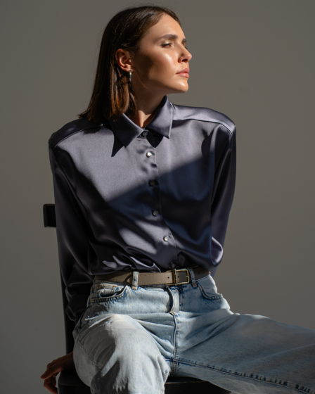 Атласная блуза серого цвета со спущенной линией плеча One Size