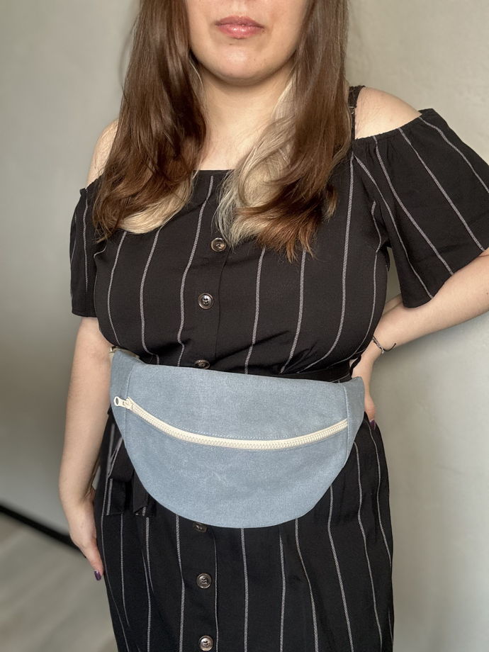 Поясная сумочка из плотного канваса серо-голубая