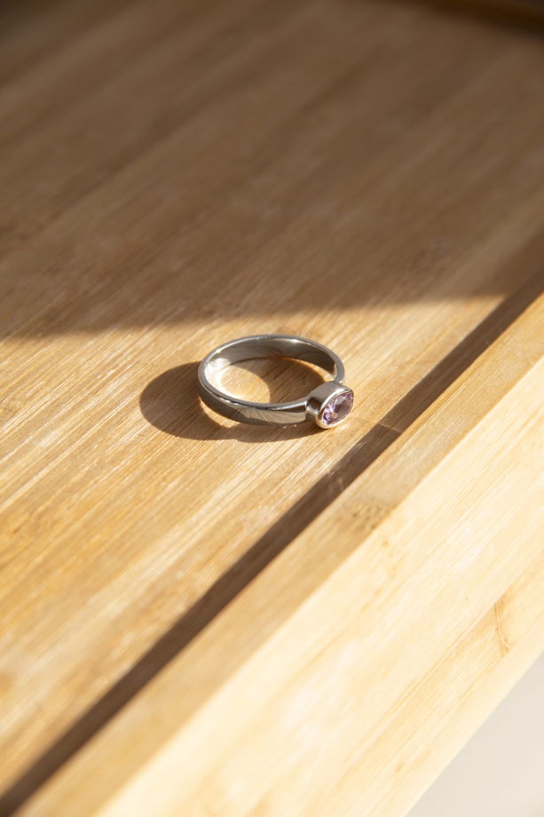 Серебряное кольцо «Лаванда» с аметистом ручной работы