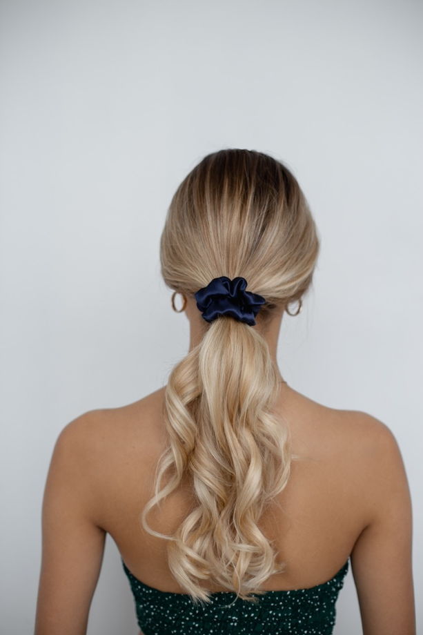 Резинка для волос STANDART из натурального шелка темно-синяя