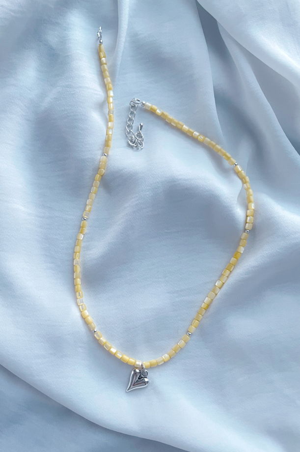 Желтое счастливое сердце