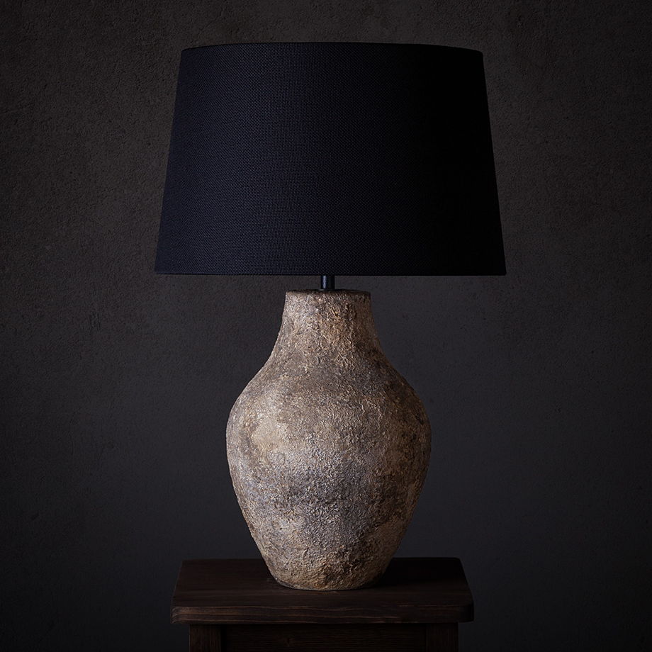 Настольная керамическая лампа ручной работы с черным абажуром «Rustic loft 6»