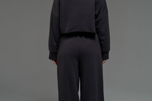 Спортивный костюм с укороченным свитшотом