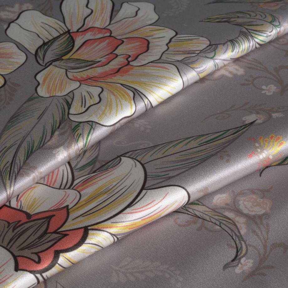 Наволочка Лазоревый цветок в светло-сером, шелк и сатин, 50х70