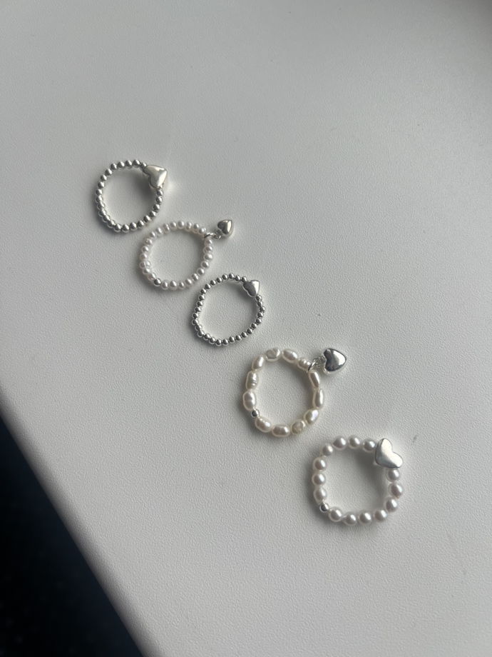 Кольцо из серебряных Шариков классика