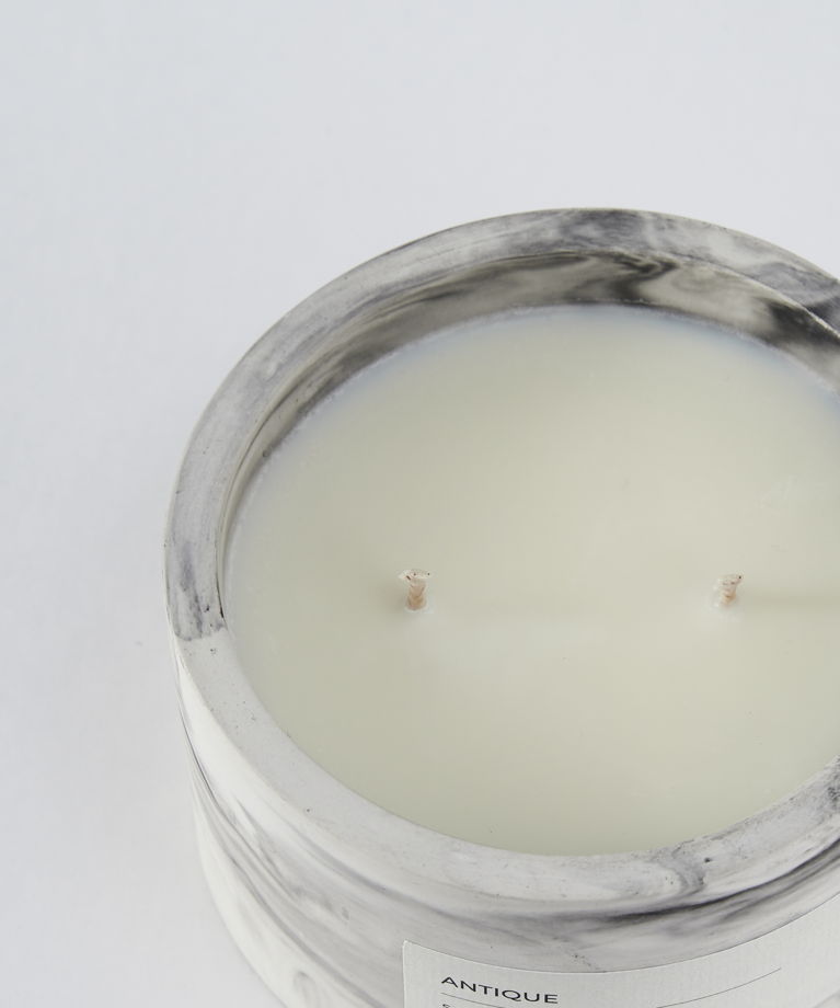 Большая ароматическая свеча  из соевого воска с ароматом Кашемировое дерево