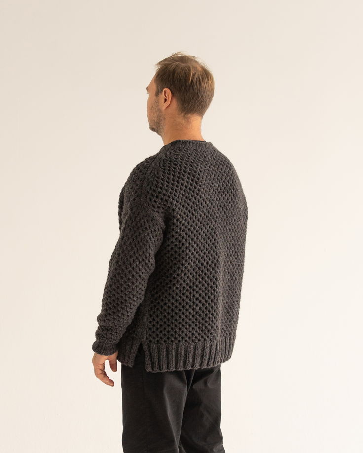 Шерстяной свитер темный маренго