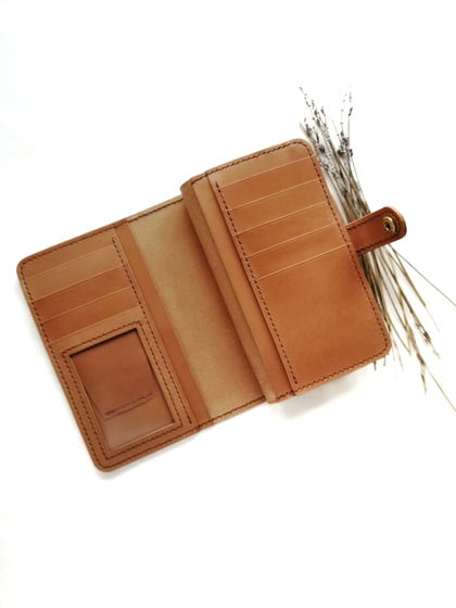 Женский кошелёк для автодокументов ручной работы из натуральной кожи.